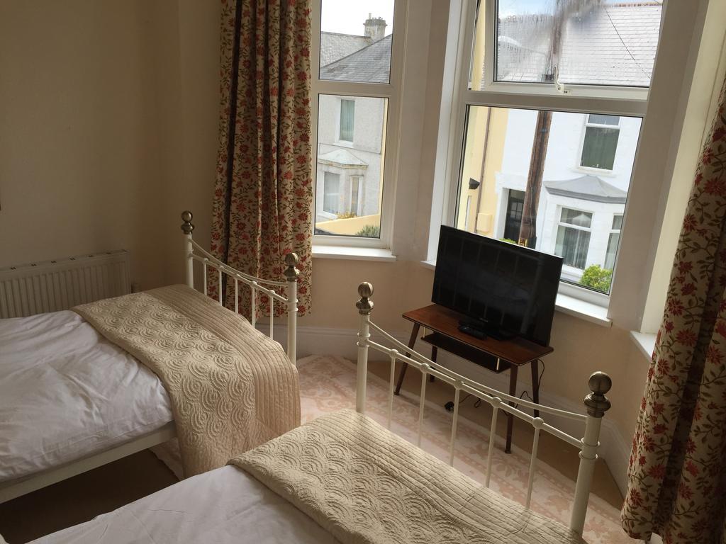 Cambridge House Bed & Breakfast ทอร์พอยท์ ภายนอก รูปภาพ