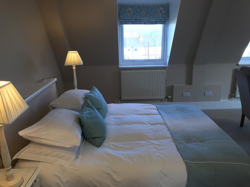 Cambridge House Bed & Breakfast ทอร์พอยท์ ภายนอก รูปภาพ