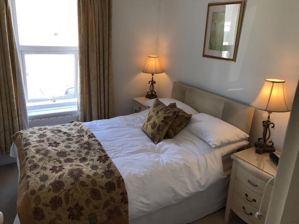 Cambridge House Bed & Breakfast ทอร์พอยท์ ภายนอก รูปภาพ